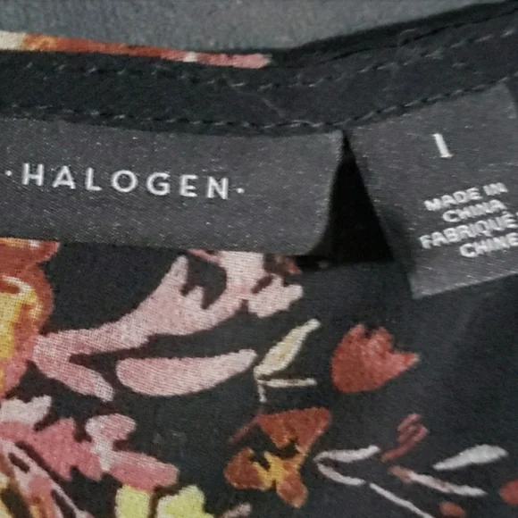 Halogen Chiffon Dark Floral Blouse w/"Cold Arm" Ruffled Sleeve size Halogen 1 - Picture 5 of 8
